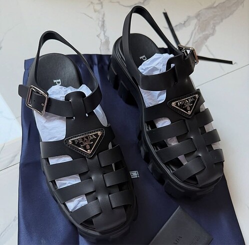 Prada sandalet 38