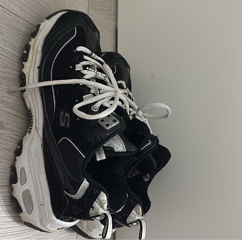 Skechers spor ayakkabı