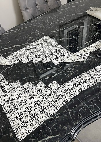 Beyaz dantel kare masa örtüsü olacak - Görsel 2