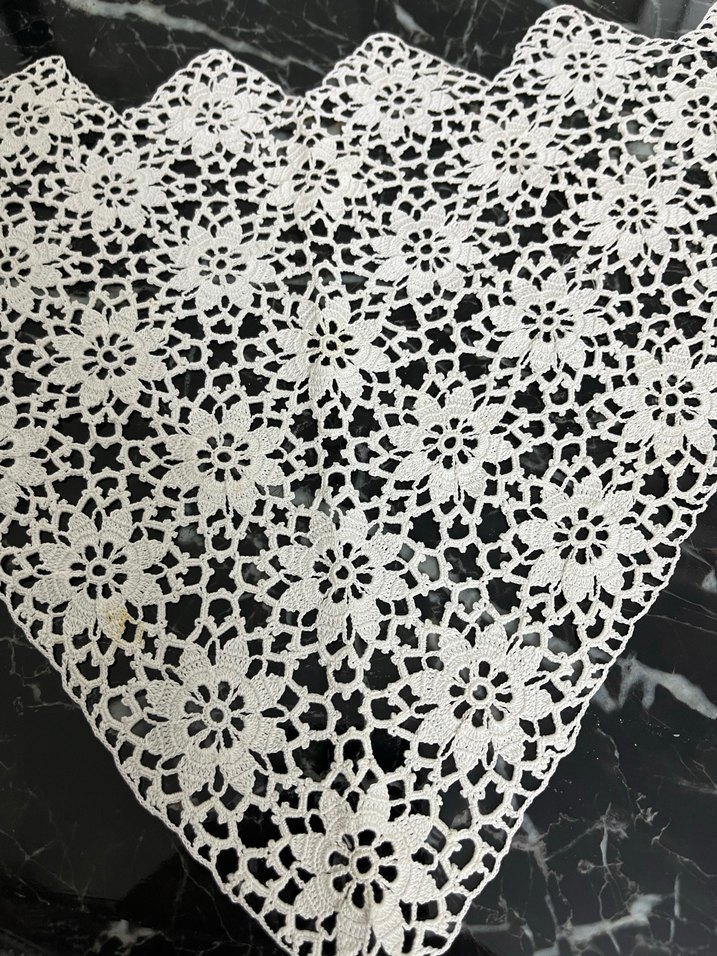 Beyaz dantel kare masa  örtüsü olacak - Görsel 3