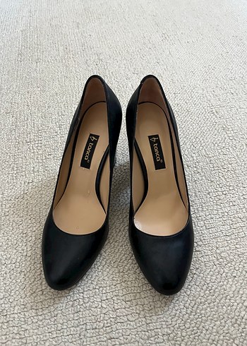 Siyah Klasik Stiletto Topuklu Kadın Ayakkabı