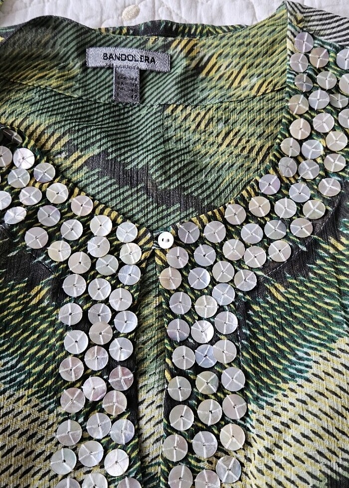 Yaka kısmı şık pareo - Görsel 2