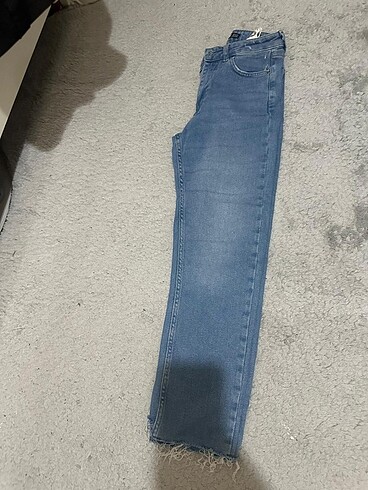 26 Beden Paçası kesik kot pantolon