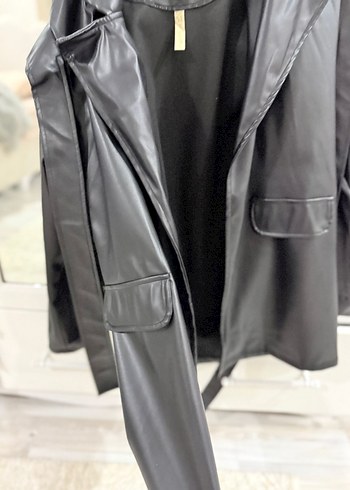 Siyah Uzun Deri Kadın Ceket - Görsel 3