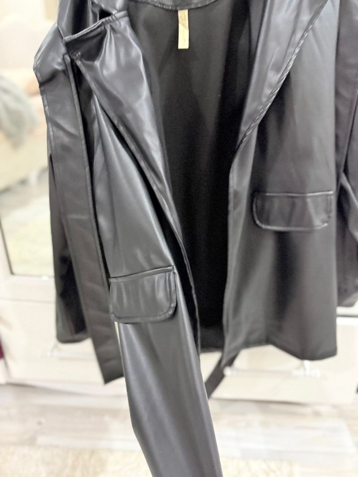 Siyah Uzun Deri Kadın Ceket - Görsel 3