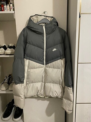 Nike Stormfit mont