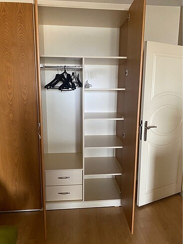 Diğer 4 kapaklı gardolap