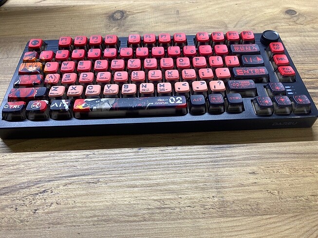 MEKANİK KLAVYE ( CUSTOM KLAVYE ) ( CYBERPUNK KEYCAPS) ( EK75 PRO - Görsel 2