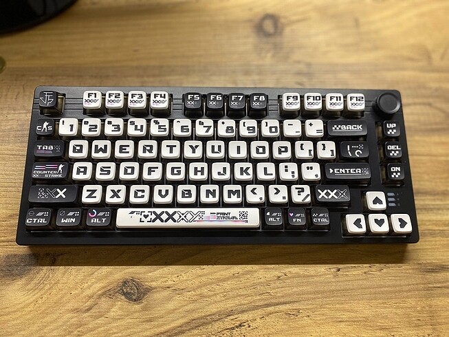 MEKANİK KLAVYE ( CUSTOM KLAVYE ) ( CYBERPUNK KEYCAPS) ( EK75 PRO - Görsel 4