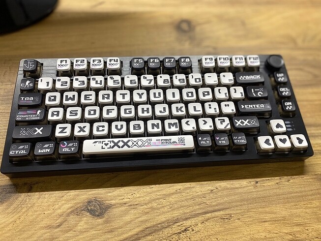 MEKANİK KLAVYE ( CUSTOM KLAVYE ) ( CYBERPUNK KEYCAPS) ( EK75 PRO - Görsel 5