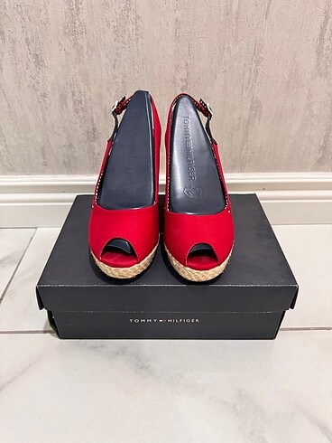 Tommy Hilfiger Tommy hilfiger dolgu topuklu 38 numara ayakkabı