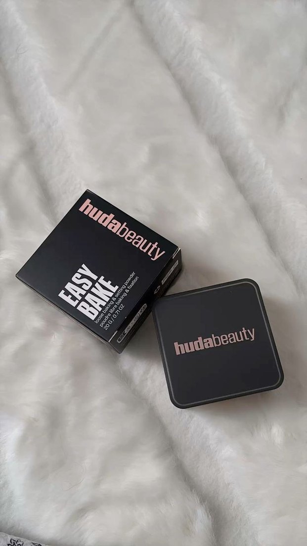 Huda Beauty Easy Bake Pudra - Bej - Görsel 2