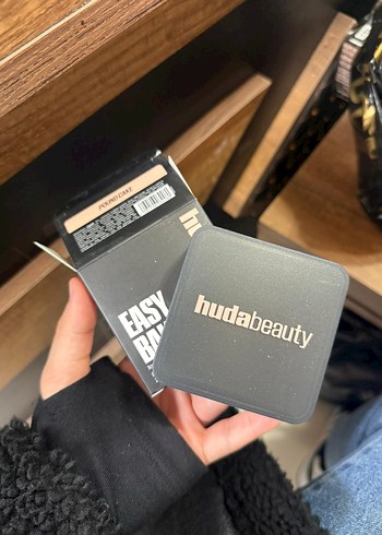 Huda Beauty Bej Pudra - Görsel 4