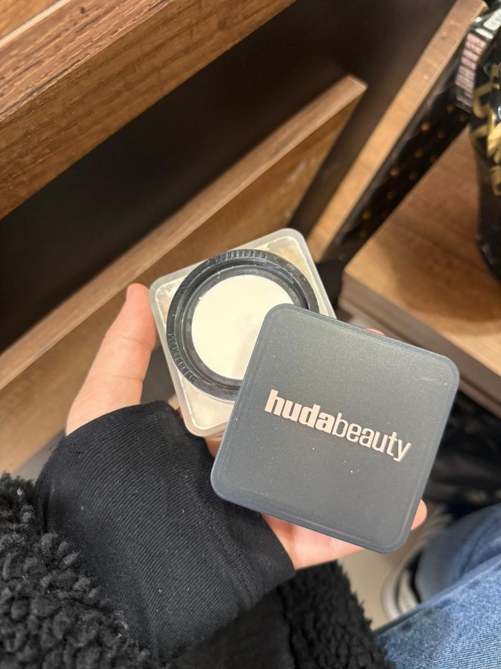 Huda Beauty Bej Pudra - Görsel 2