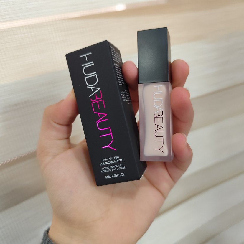 Huda Beauty Açık Ten Kapatıcı ve Aydınlatıcı - Görsel 2