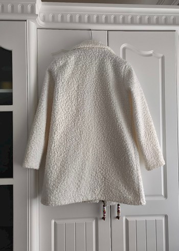 Beyaz Mini Kürk Detaylı Kısa Kadın Kabanı - Görsel 3