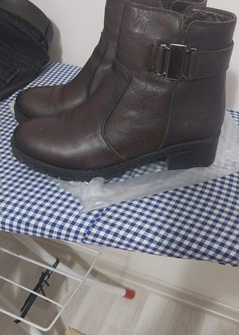 Kadın Kahverengi Deri Tokalı Topuklu Bot - Görsel 3