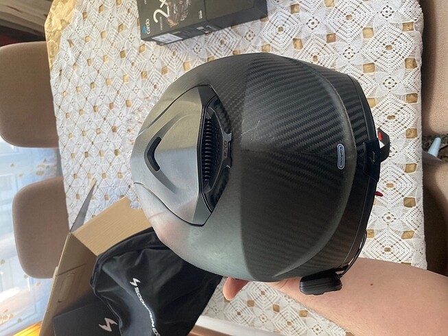 Beden Motor Kaskı Scorpion Carbon
