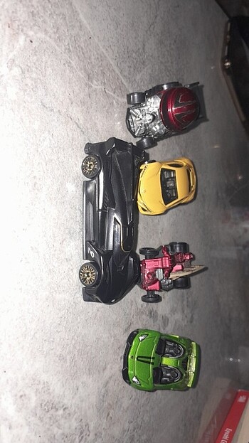  Hot wheels 5 li