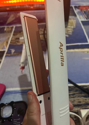 Diğer Beyaz Pastel Renk Saç Düzleştirici