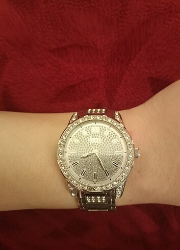 Guess Guess saat