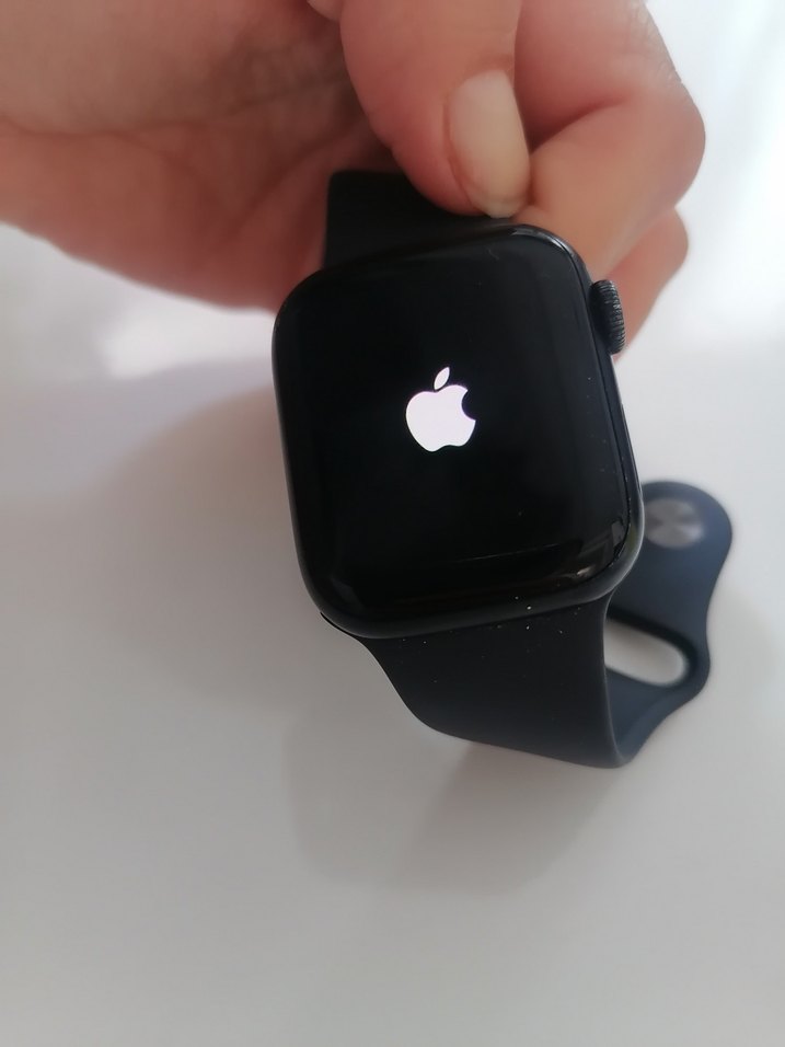 Apple Watch Siyah Akıllı Saat - Görsel 4