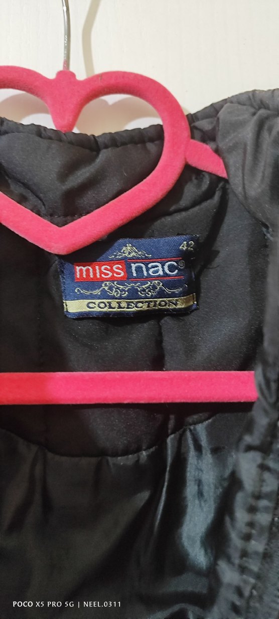 Siyah Fermuarlı Kadın Yelek - Görsel 2