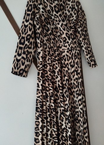 Drapeli Leopar Desenli Uzun Elbise - Görsel 2