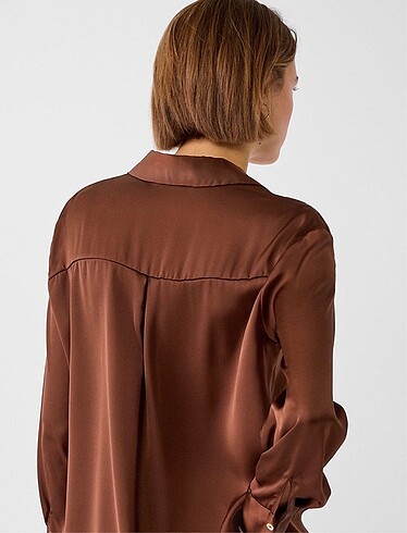 Stradivarius kahverengi yakalı saten gömlek