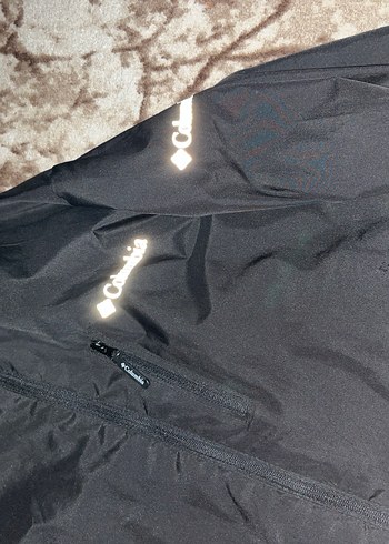 Siyah Kapüşonlu Fermuarlı Yağmurluk - Görsel 2