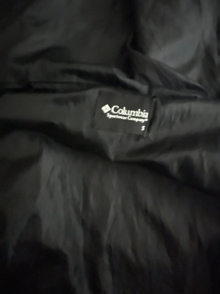 Siyah Kapüşonlu Fermuarlı Yağmurluk - Görsel 3