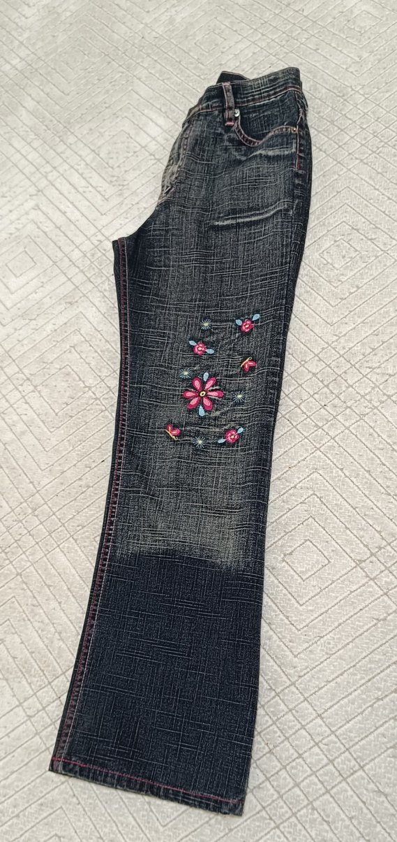 Çiçek İşlemeli Koyu Gri Denim Pantolon — görsel 2/7