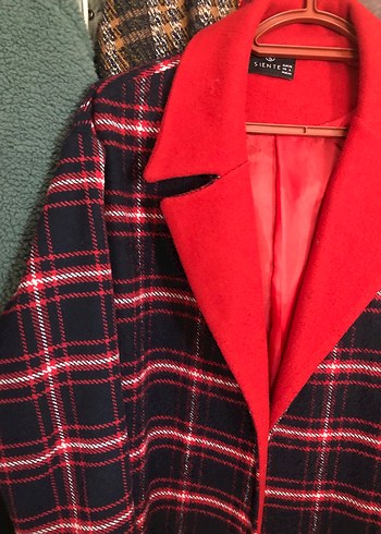 Düğmeli Kırmızı Ekose Kadın Kaban - Görsel 2