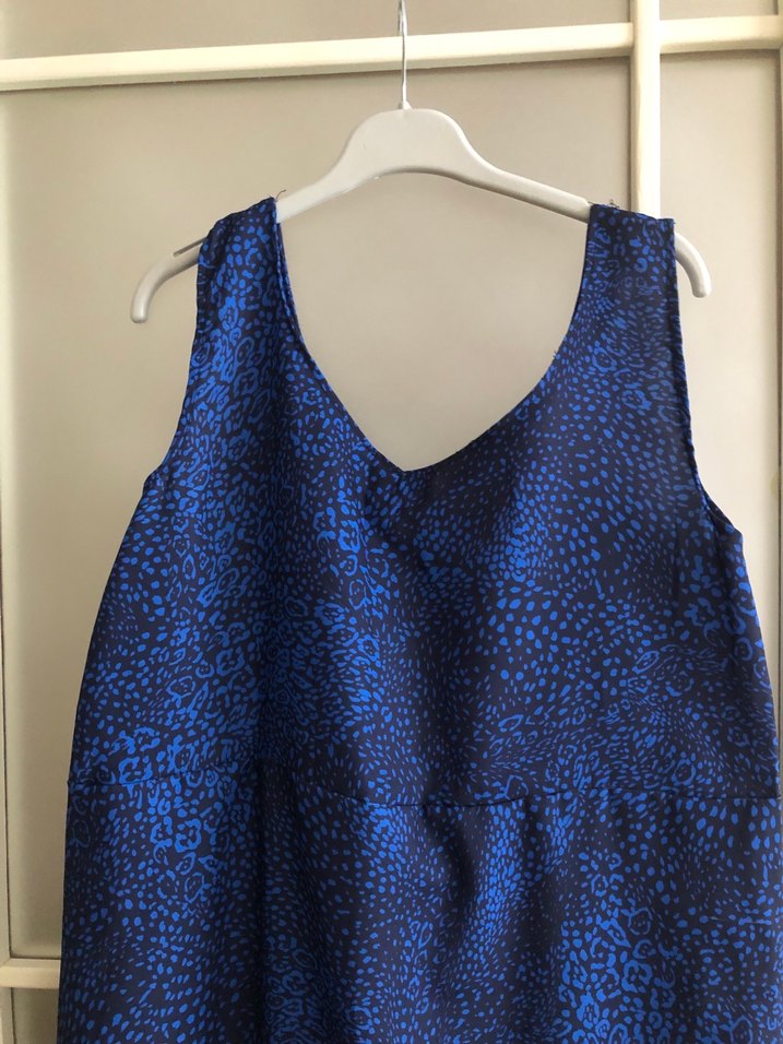 Parlak Mavi Yılan Desenli elbise - Görsel 3