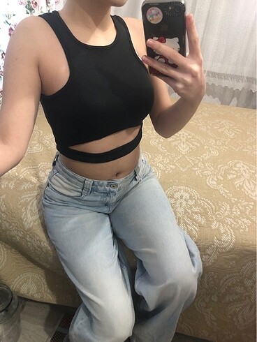siyah atlet crop sporcu atlet crop gibi güzell bir crop bershka 