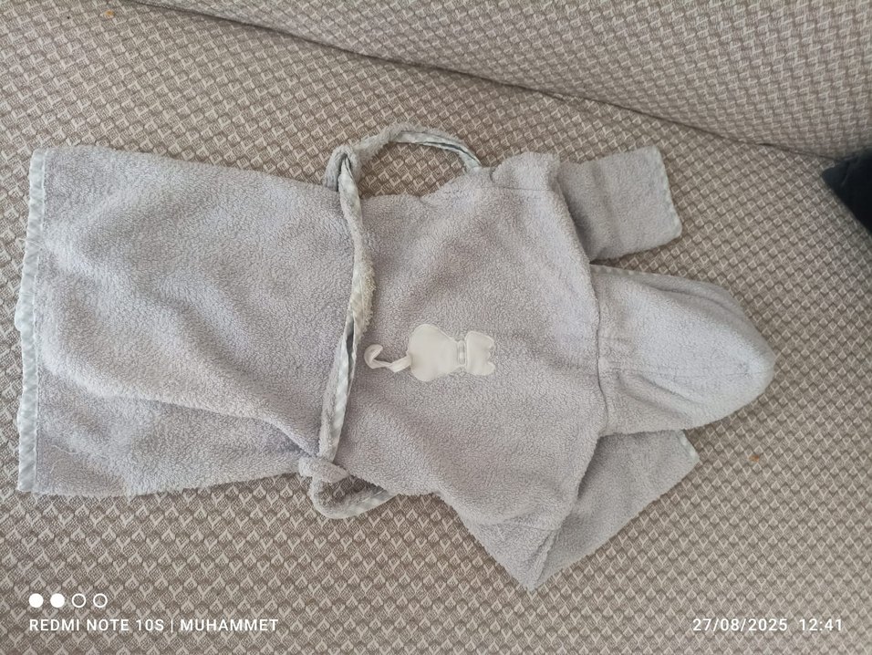 Gri Nakışlı Erkek Çocuk Bornozu - Görsel 4