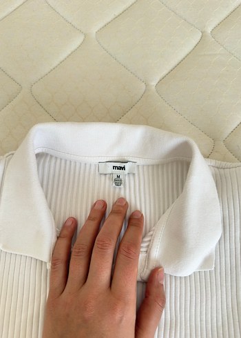 Mavi marka beyaz polo yaka tişört - Görsel 2