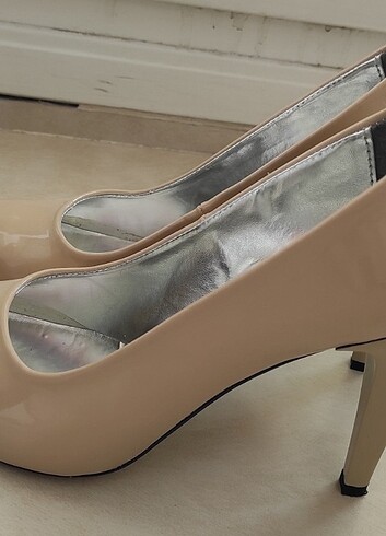 Bej rugan stiletto