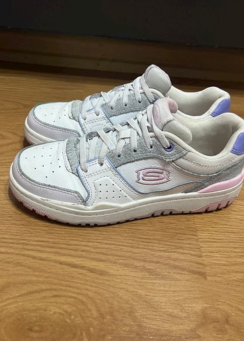 Skechers 32