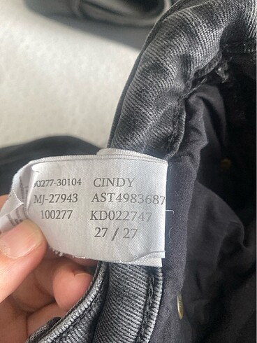 27 Beden siyah Renk Mavi kot pantolon