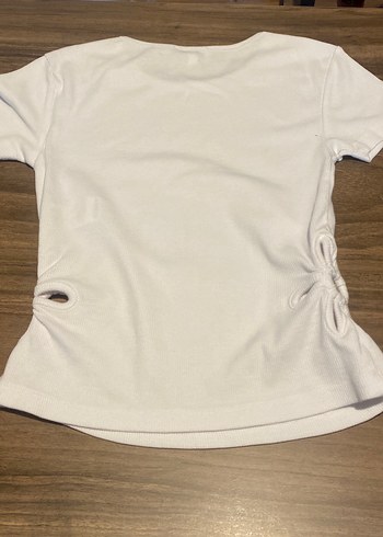 Kadın Beyaz Kısa Kollu, yanları büzgü ve desenli penye Tişört - Görsel 3