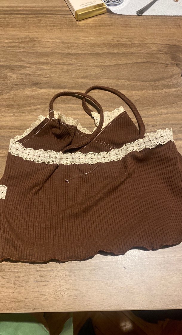 Dantel Detaylı Kahverengi V Yaka Crop Top - Görsel 3