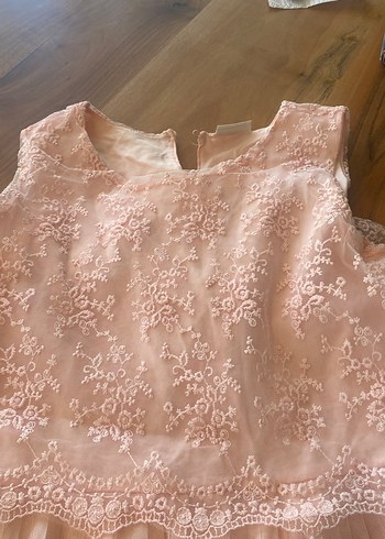 LC Waikiki Pembe Piliseli Kolsuz Kız Elbisesi