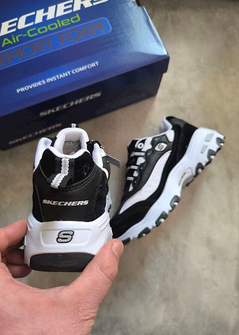 Skechers Siyah-Beyaz Spor Ayakkabı - Görsel 7