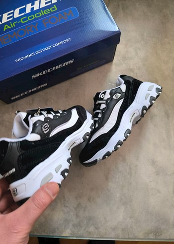 Skechers Siyah-Beyaz Spor Ayakkabı - Görsel 5