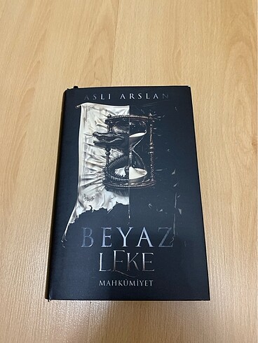 Aslı arslan beyaz leke 1 ciltli