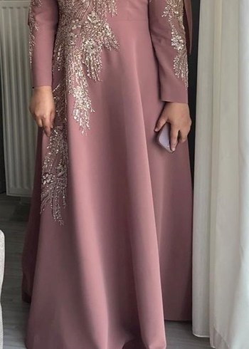 Abiye Mehtap Koçak markalı Pembe İşlemeli Uzun Kollu Abiye Elbise