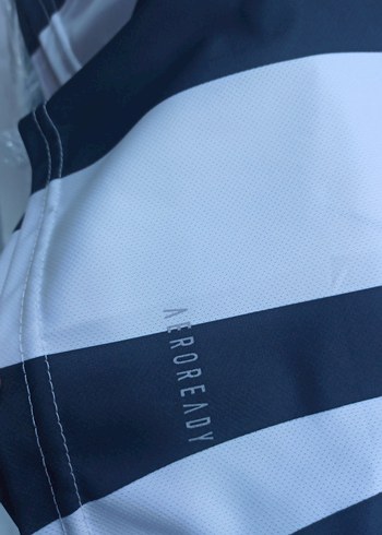 Erkek Beyaz Siyah Çizgili Spor Forma - Görsel 10