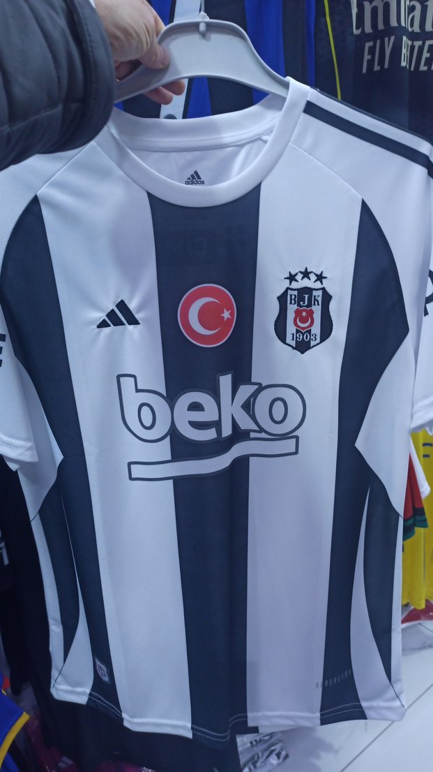 Erkek Beyaz Siyah Çizgili Spor Forma - Görsel 3