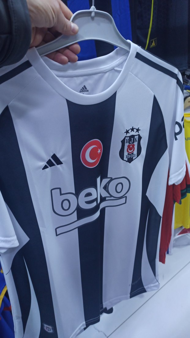 Erkek Beyaz Siyah Çizgili Spor Forma - Görsel 2